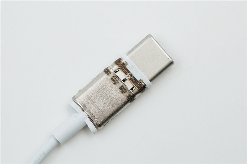 Apple USB C to 3.5 mm Adapter4