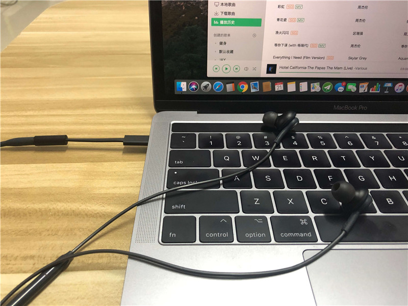 Surface USB-C to 3.5mm Audio Adapter 2